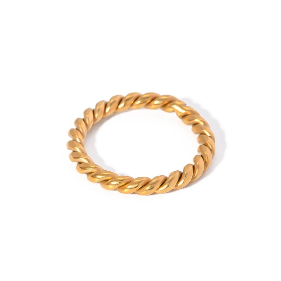 Modern Twist Ring ring LUNARITY GARAGE