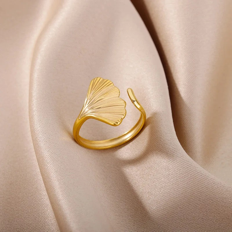 Ginkgo Leaf Ring ring LUNARITY GARAGE