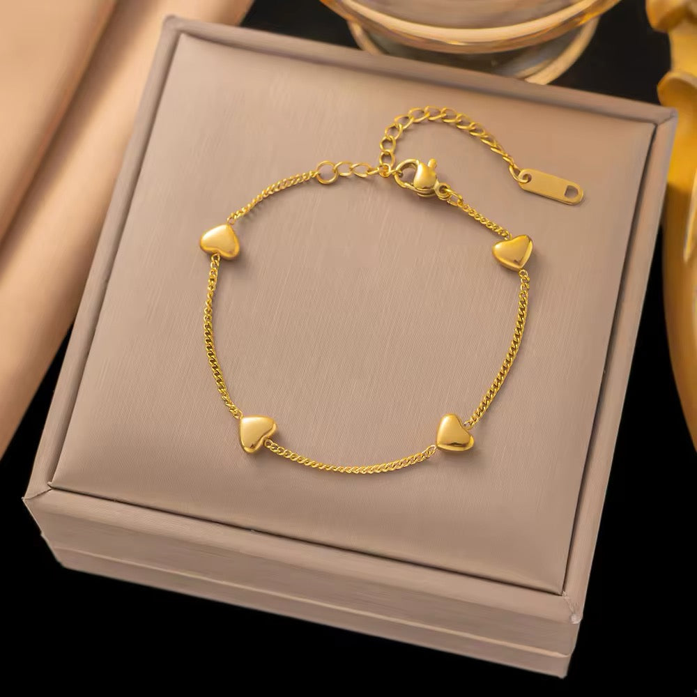 Upscale Minimal Love Heart Charm Chain Bracelet bracelets LUNARITY GARAGE