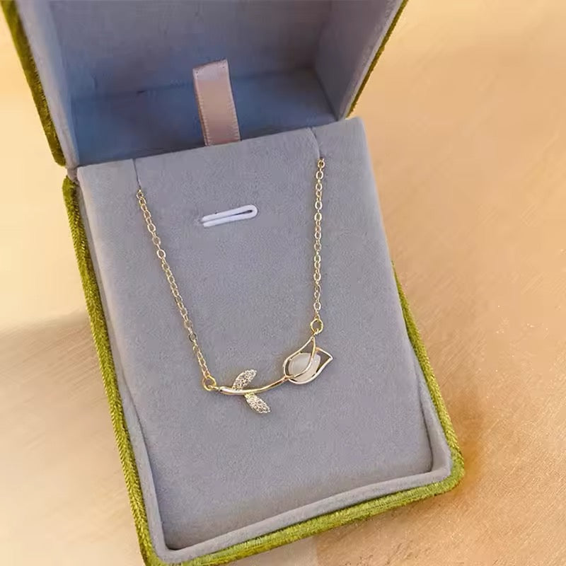 Vintage Minimal White Rose Tulip Crystal Necklace necklaces LUNARITY GARAGE