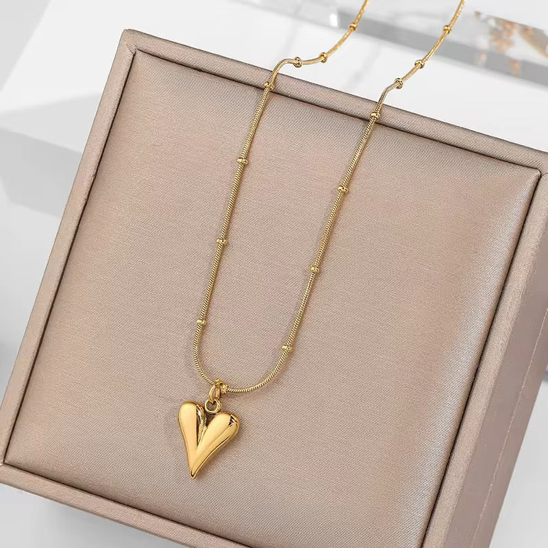 Temperament Minimalist Cute Heart Pendant Necklace necklaces LUNARITY GARAGE Gold