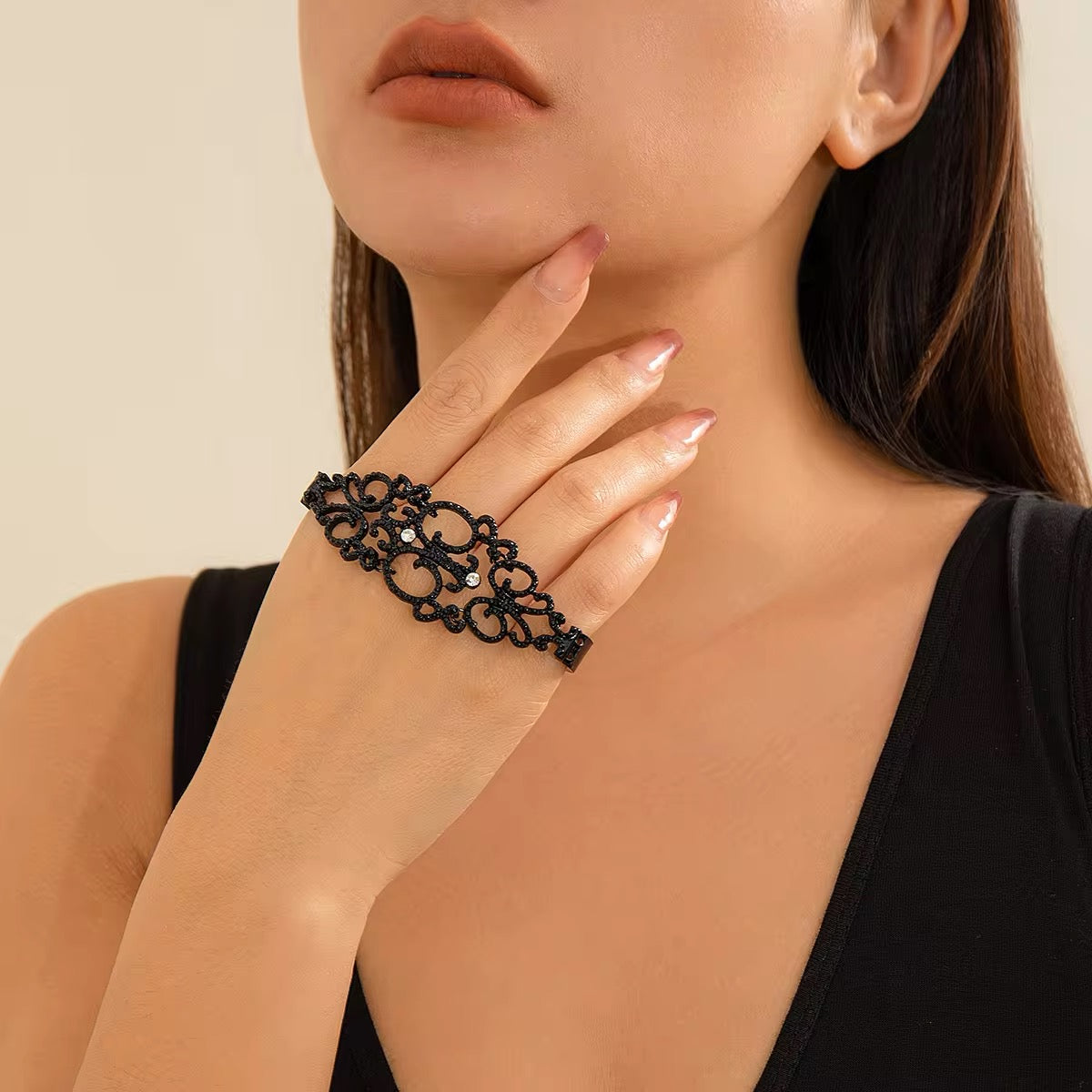 Creative Vintage Design Metal Hollow Out Flower Hand Accessories hand accessories LUNARITY GARAGE