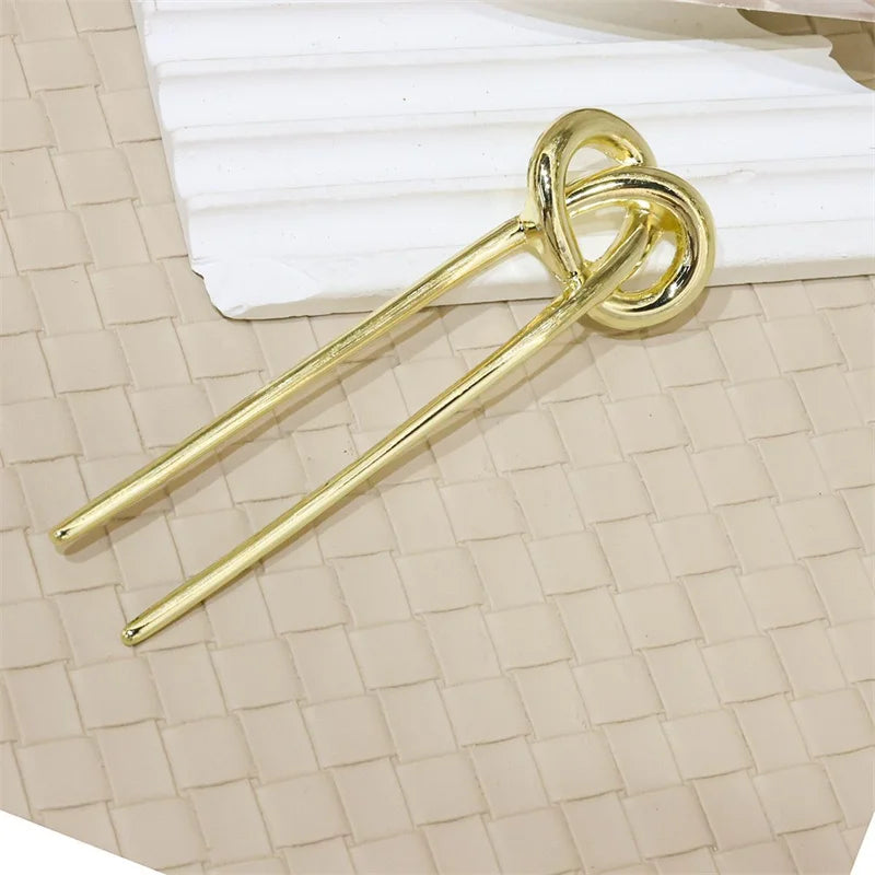 Twisted Metal Knot Geometric Hairpin Hairpin Lunarity Garage Gold