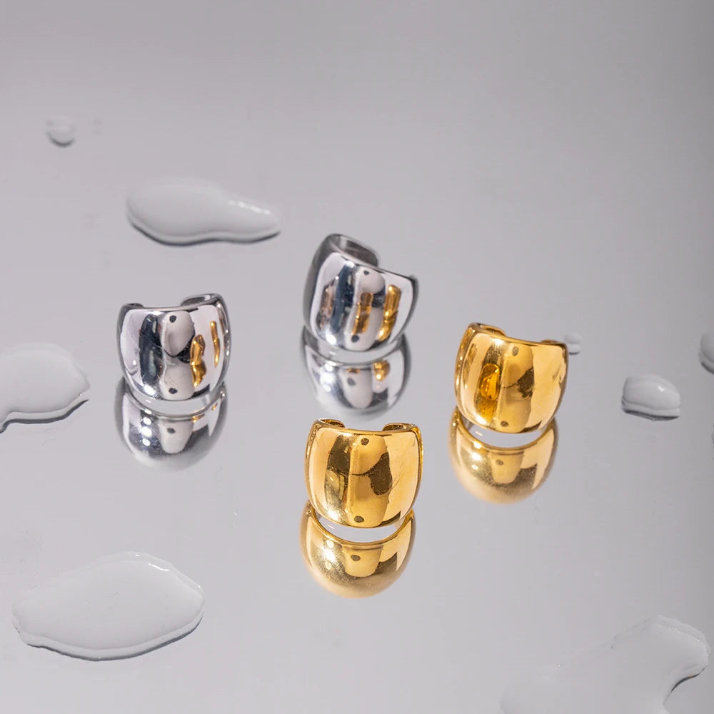 2023 New Minimalist Stainless Steel 18K Gold Plated Smooth Ear Clip Tarnish-proof Light Luxury Women Ear Jewelry LUNARITY GARAGE
