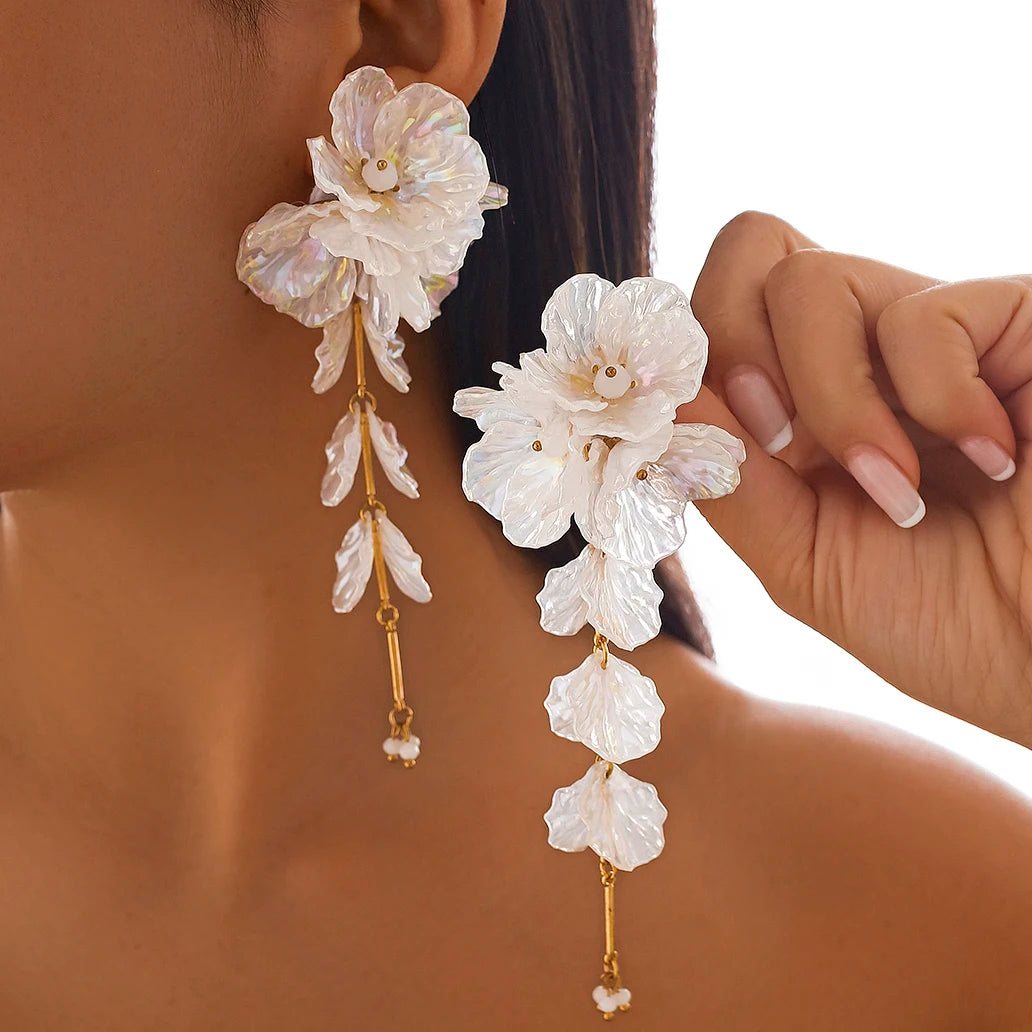 Elegant White Petal Flower Drop Earrings – Kpop Aesthetic Bridal Elegant White Petal Flower Drop Earrings – Kpop Aesthetic Bridal