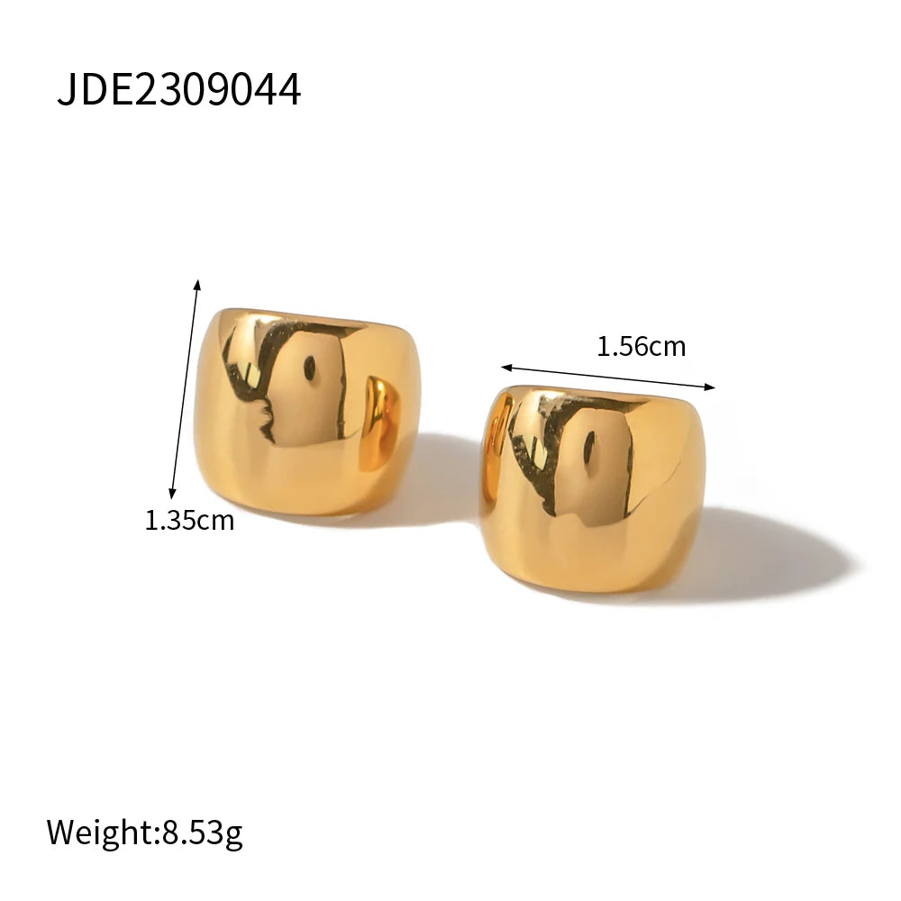 2023 New Minimalist Stainless Steel 18K Gold Plated Smooth Ear Clip Tarnish-proof Light Luxury Women Ear Jewelry LUNARITY GARAGE JDE2309044