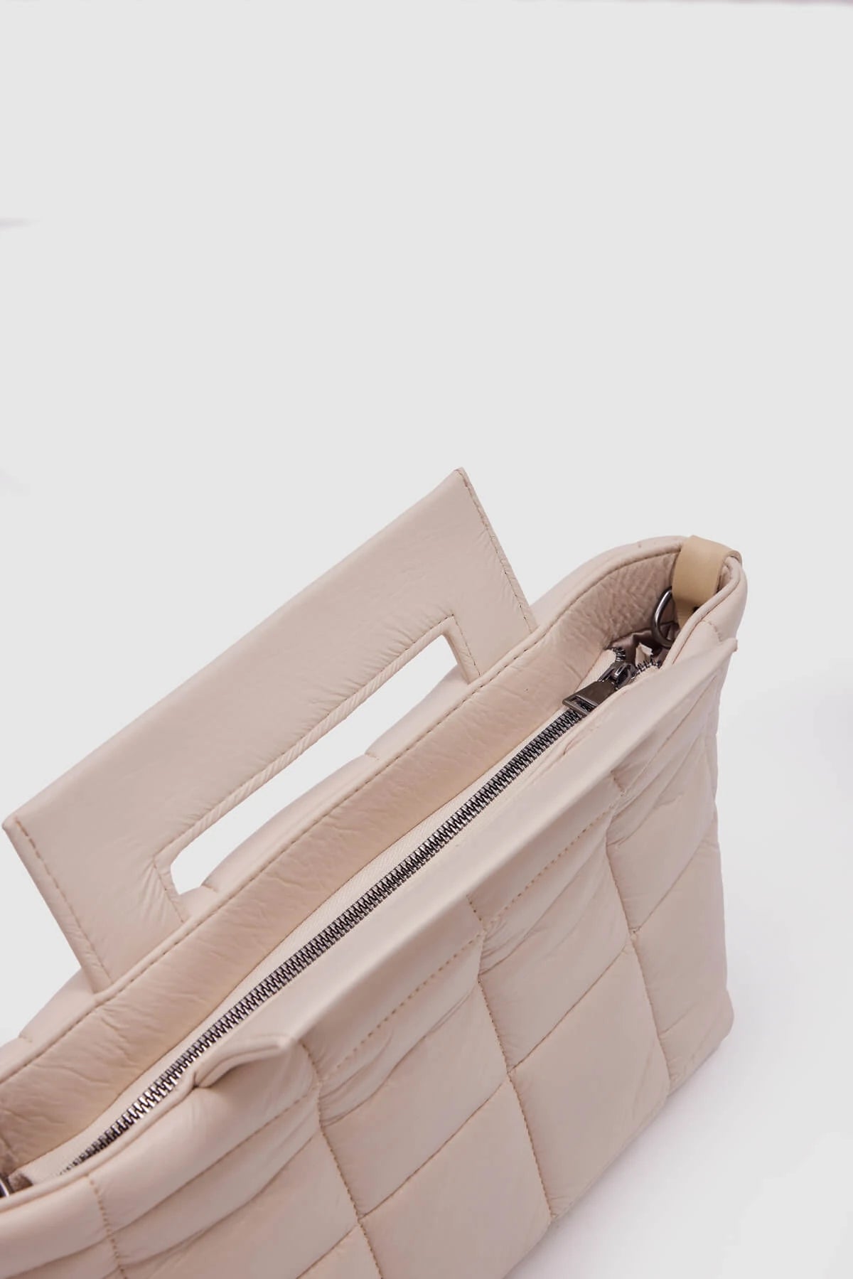 Puff Hand and Shoulder Bag handbag LUNARITY GARAGE
