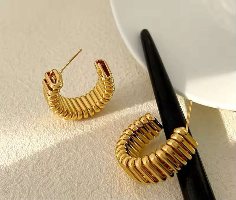 Minimalist Vintage C-Shaped Hoop Earrings earrings LUNARITY GARAGE   