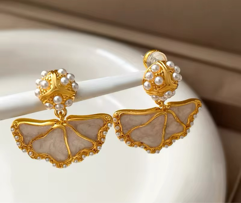 Mermaid Beauty Simulated Pearl Geometric Retro Drop Earring earrings LUNARITY GARAGE