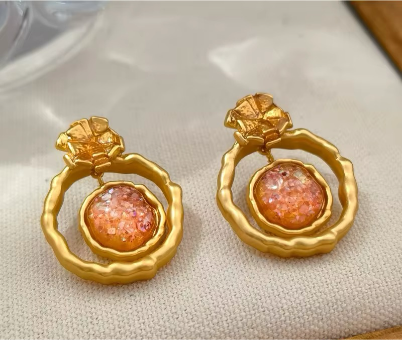 Vintage Elegant Beauty Brass Gold Resin Earrings earrings LUNARITY GARAGE