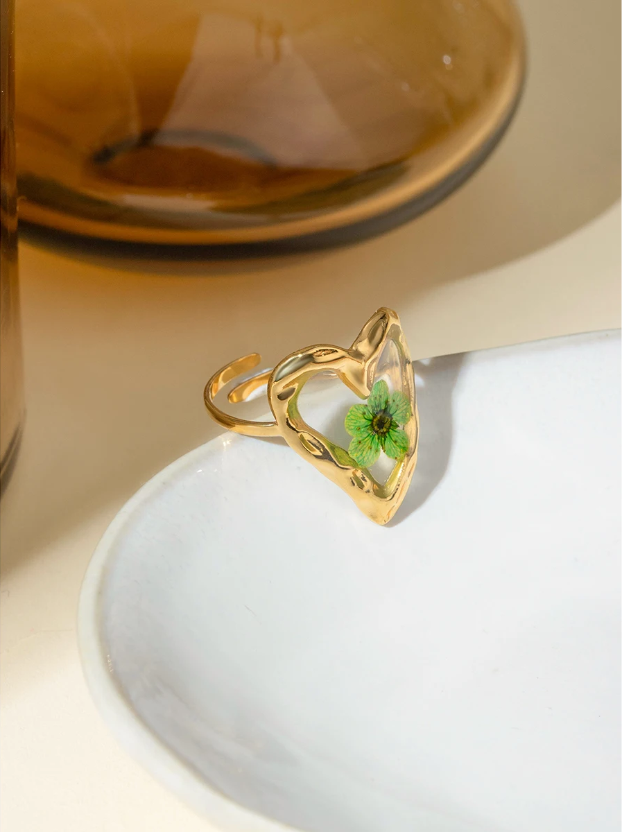 Charming Irregular Love Heart Green Plum Flower Ring ring LUNARITY GARAGE