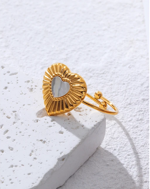 Vintage Gold-Plated Heart with Natural White Shell Ring ring LUNARITY GARAGE