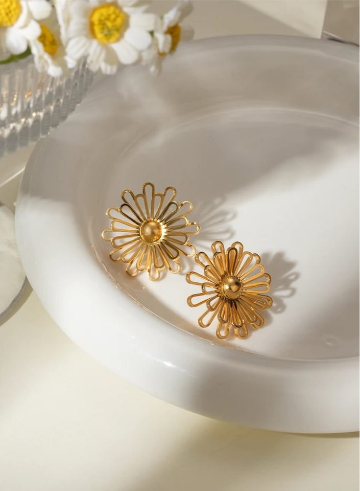 Enchanting Daisy Earring earrings LUNARITY GARAGE   