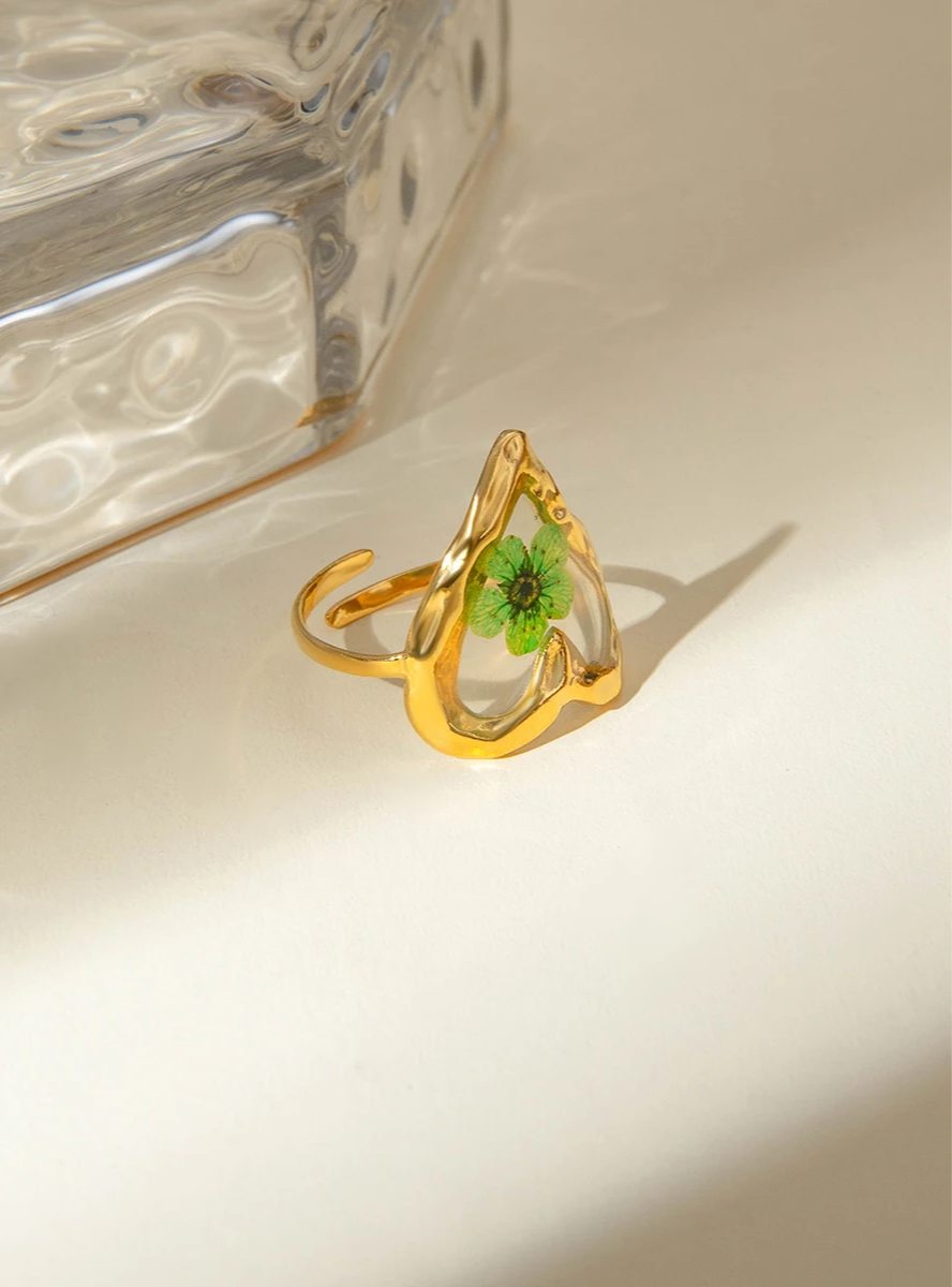 Charming Irregular Love Heart Green Plum Flower Ring ring LUNARITY GARAGE