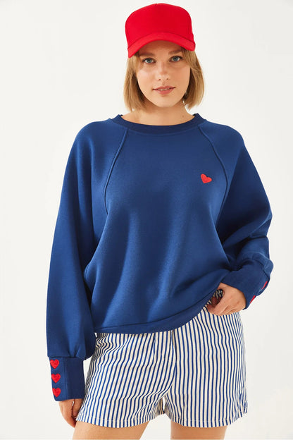 Women's Crew Neck Heart Embroidered Three-Ply Brushed Sweatshirt