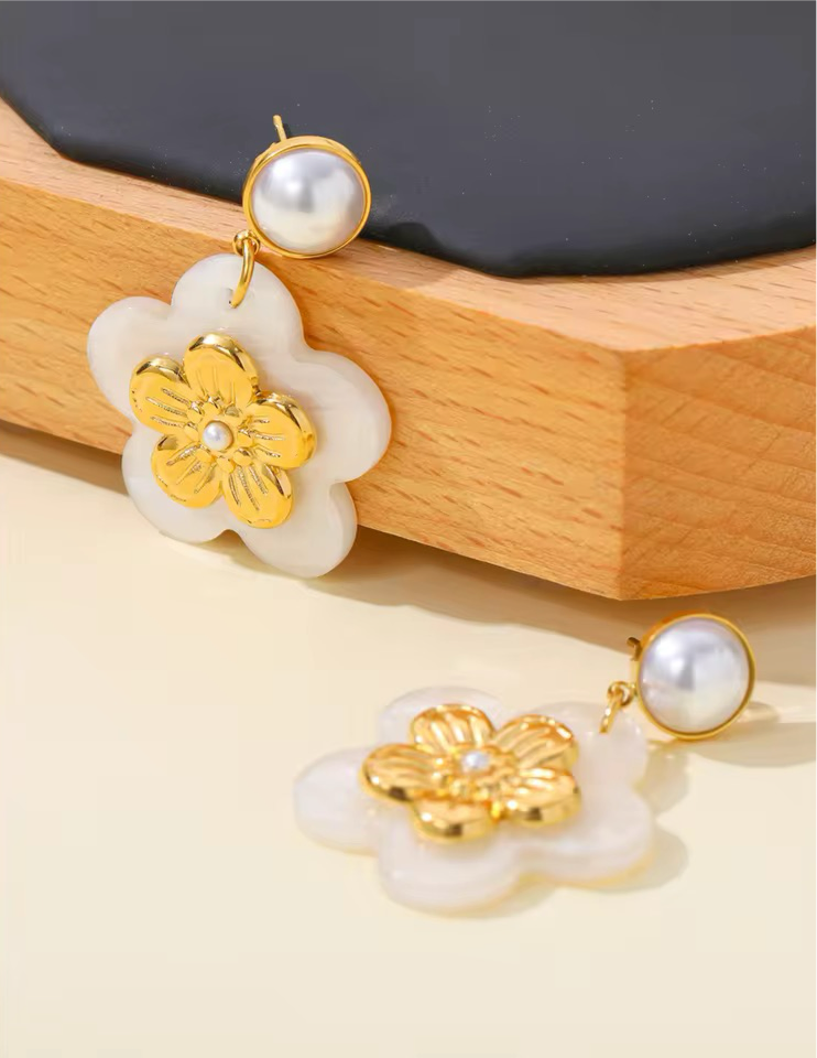 Minimalist Serene Bloom Earrings earrings LUNARITY GARAGE