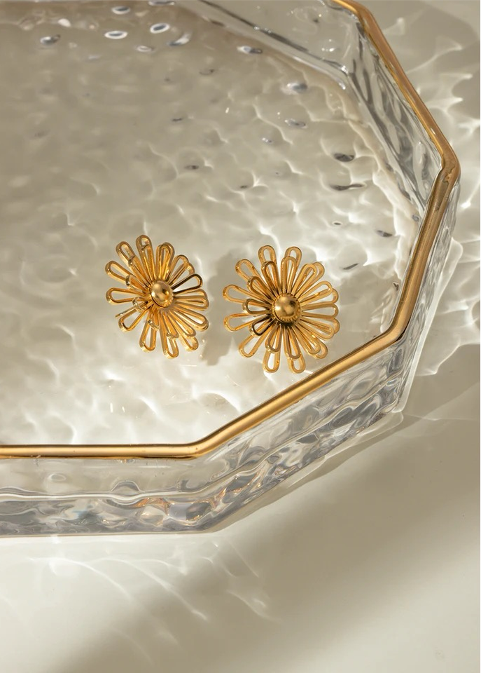 Enchanting Daisy Earring earrings LUNARITY GARAGE