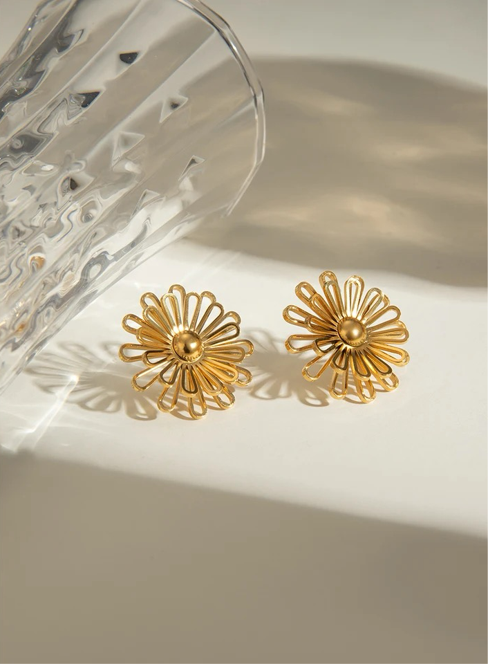 Enchanting Daisy Earring earrings LUNARITY GARAGE   