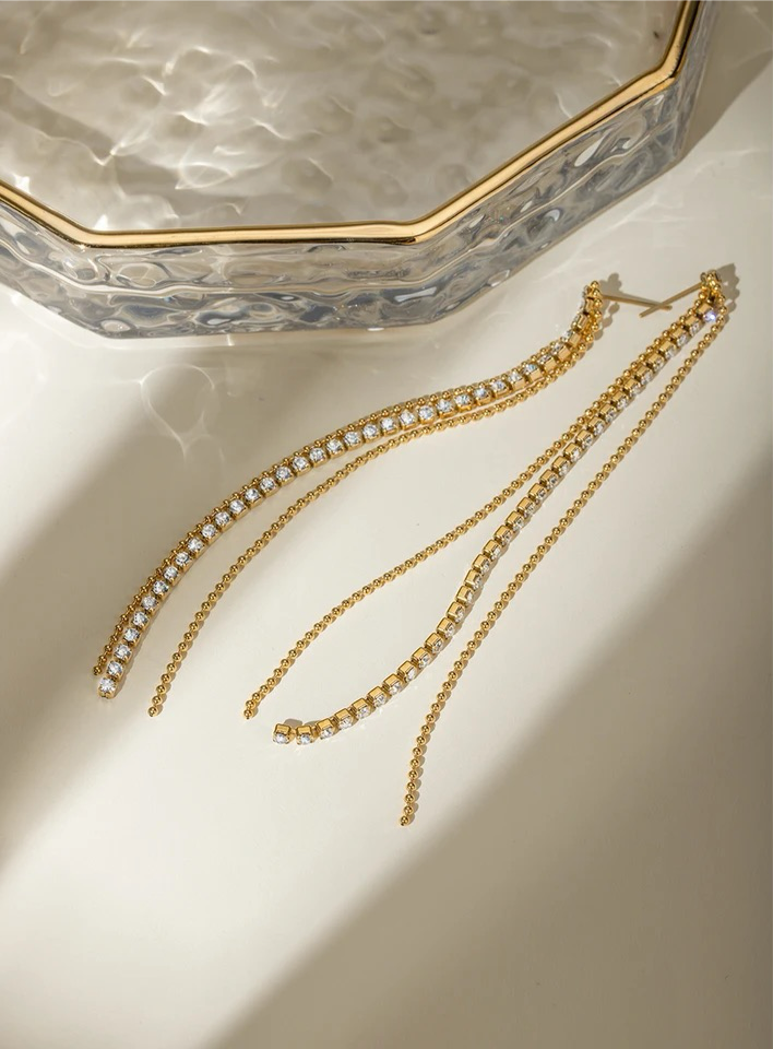 Sparkling Streamers Earrings earrings LUNARITY GARAGE