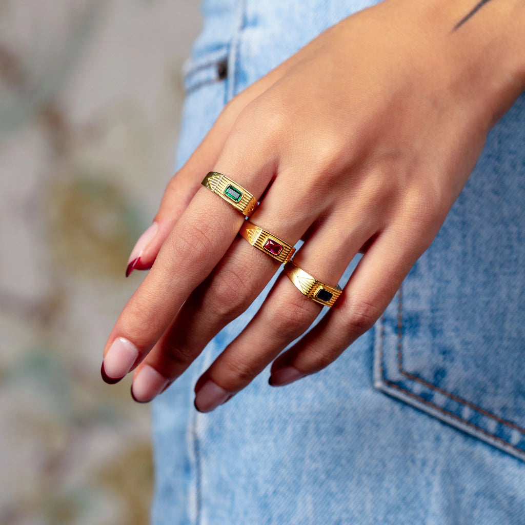 Astra Ring Fuchsia ring LUNARITY GARAGE   