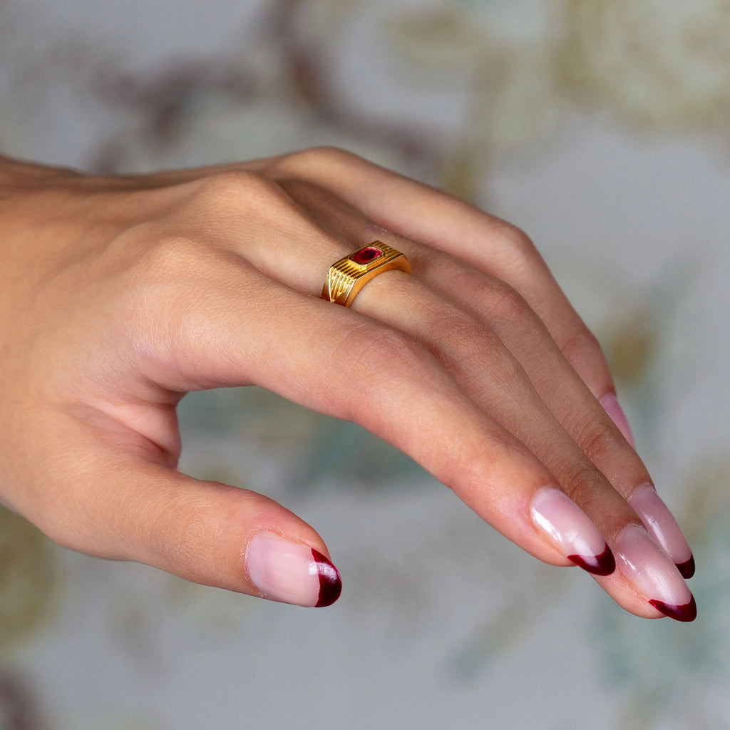 Astra Ring Fuchsia ring LUNARITY GARAGE   