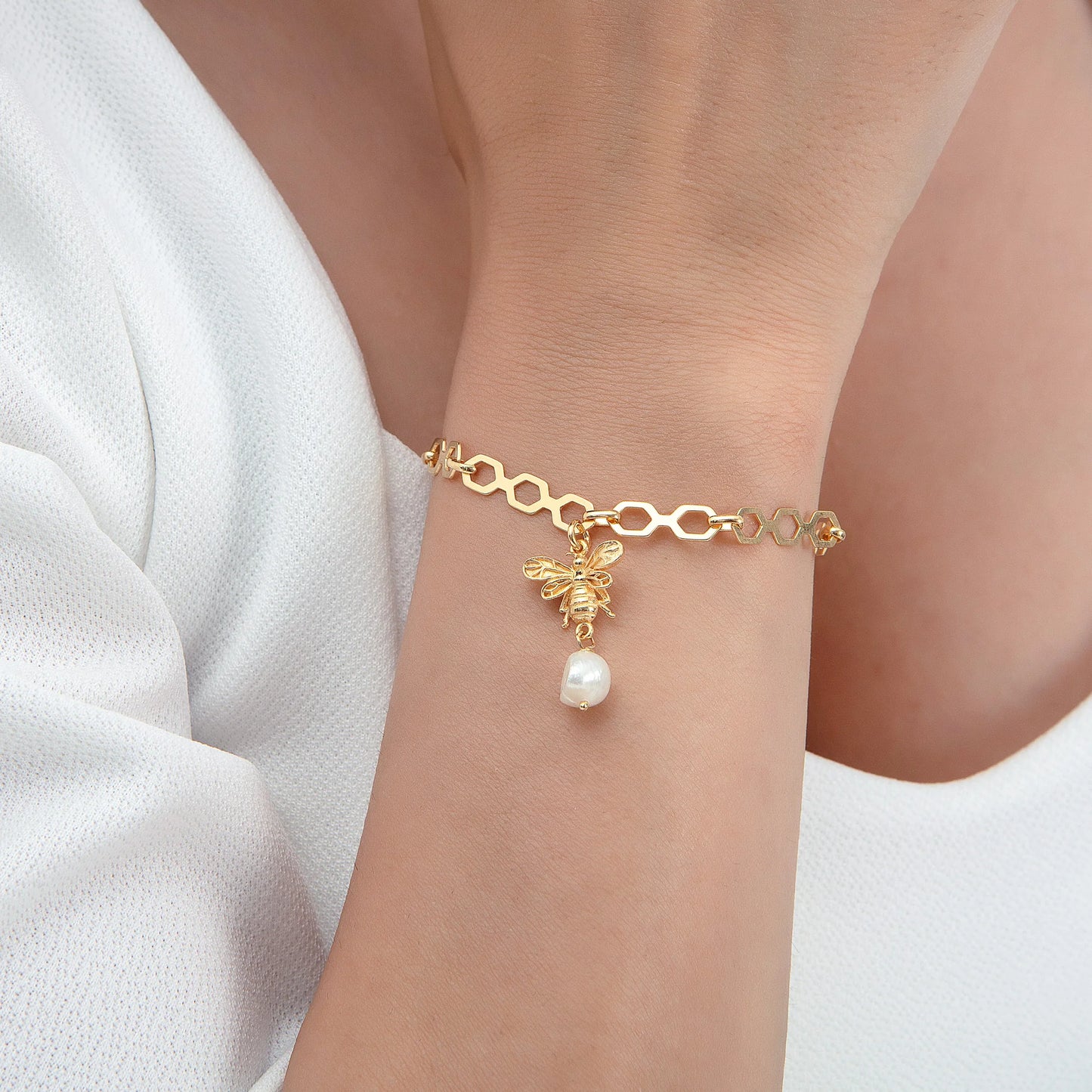 Bee Bracelet – Gold-Plated Silver with Freshwater Pearl Bracelets LUNARITY GARAGE