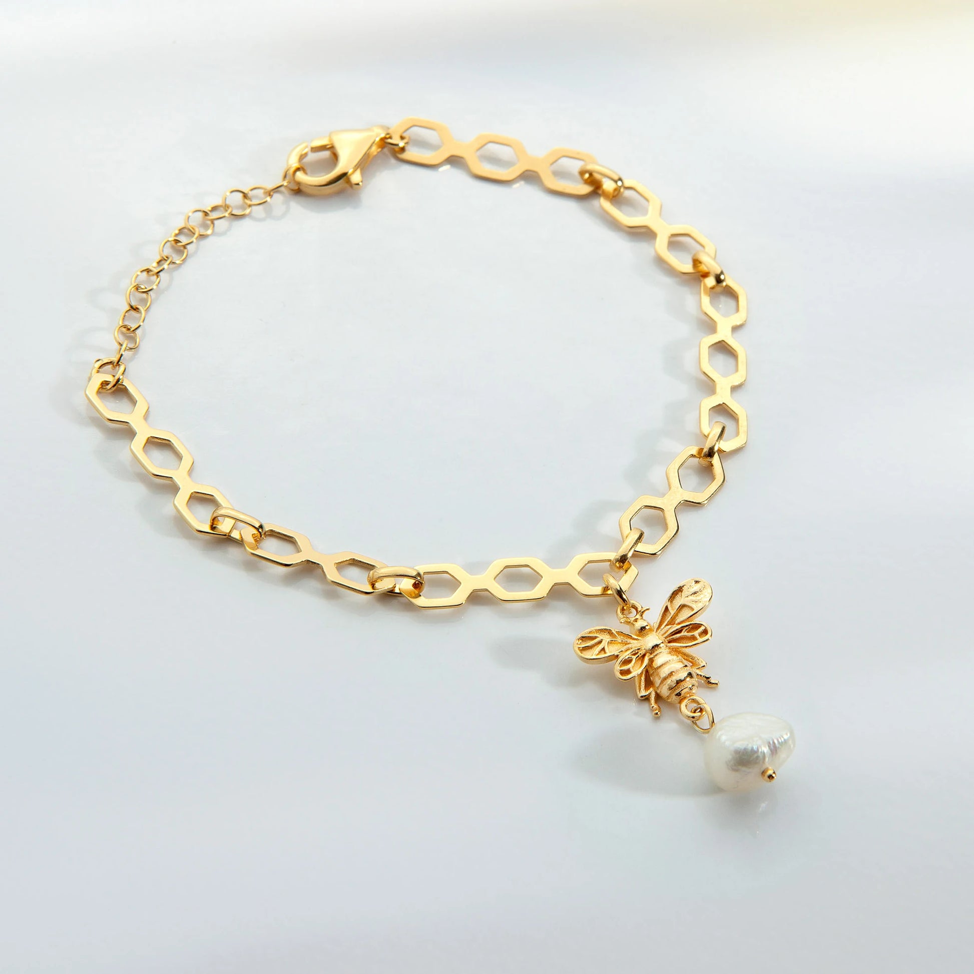 Bee Bracelet – Gold-Plated Silver with Freshwater Pearl Bracelets LUNARITY GARAGE