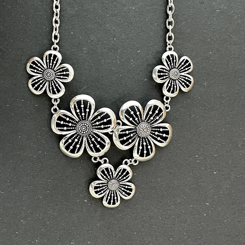 Bohemian Flower Pendant Necklace choker LUNARITY GARAGE   