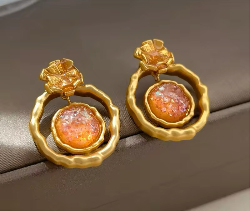 Vintage Elegant Beauty Brass Gold Resin Earrings earrings LUNARITY GARAGE