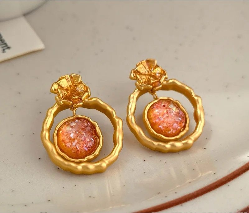 Vintage Elegant Beauty Brass Gold Resin Earrings earrings LUNARITY GARAGE
