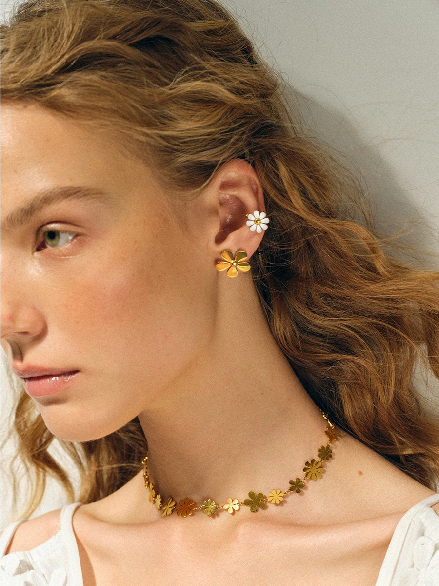 Elegant Summer Luxury White Drip Oil Eight-Petal Flower Ear Clip ear clip LUNARITY GARAGE   