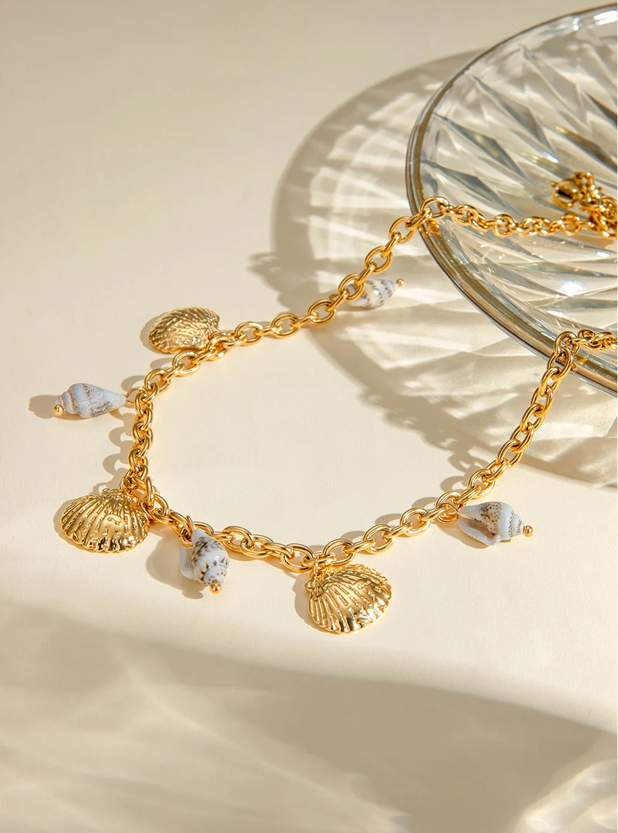 Elegant Summer Sea Shell & Conch Pendant Necklace necklaces LUNARITY GARAGE Gold