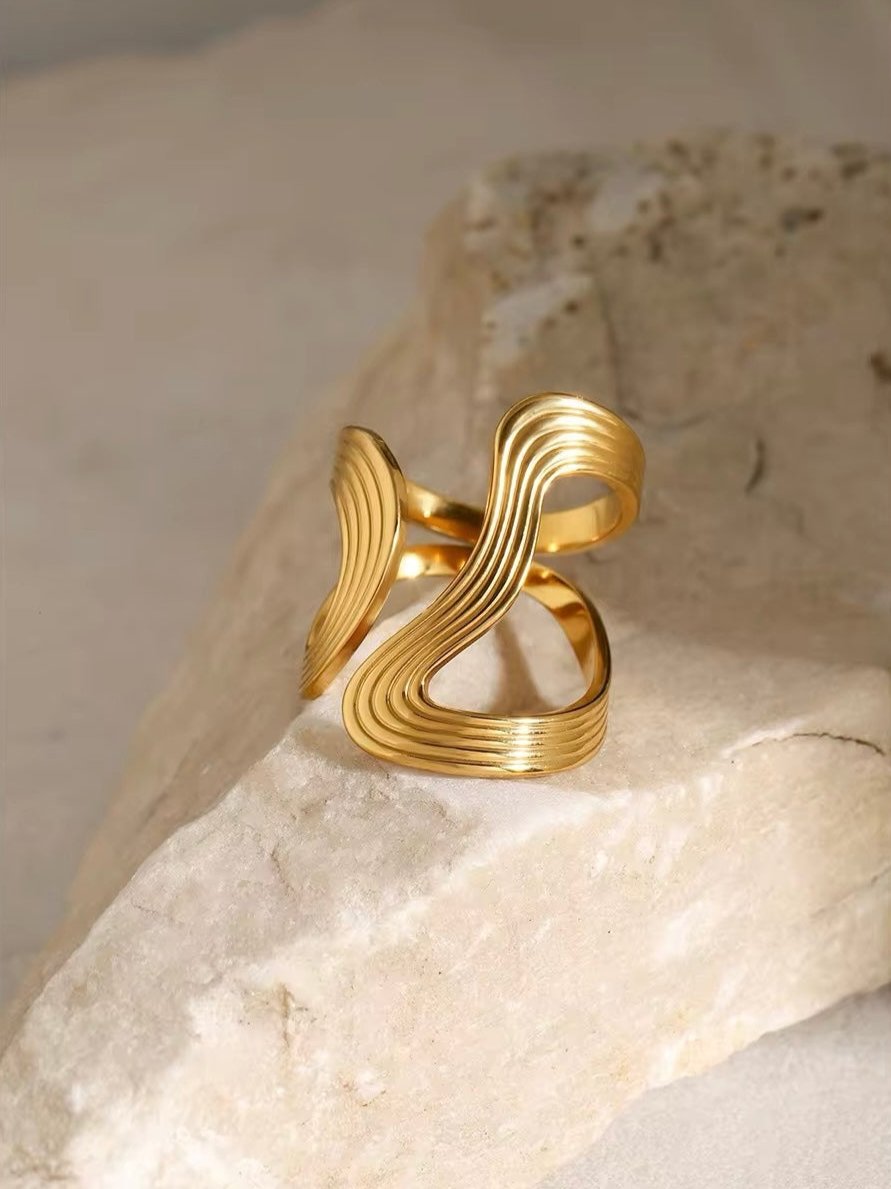 Elegant Wave Design Gold Color Metal Statement Ring ring LUNARITY GARAGE   