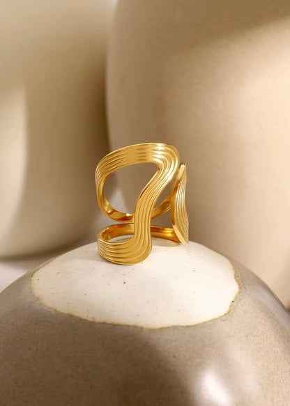 Elegant Wave Design Gold Color Metal Statement Ring ring LUNARITY GARAGE   