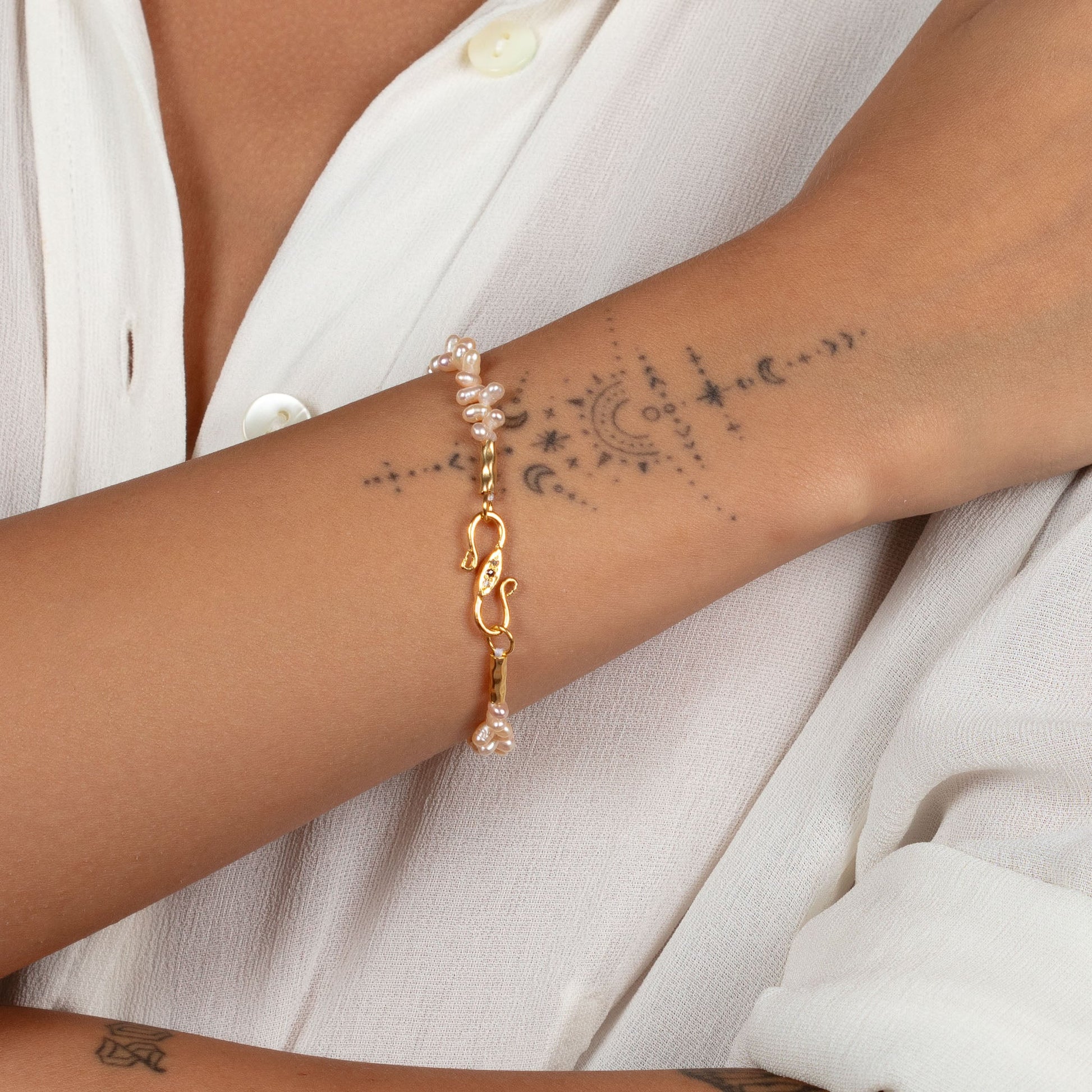 Baroque Pearls Bracelet bracelets LUNARITY GARAGE