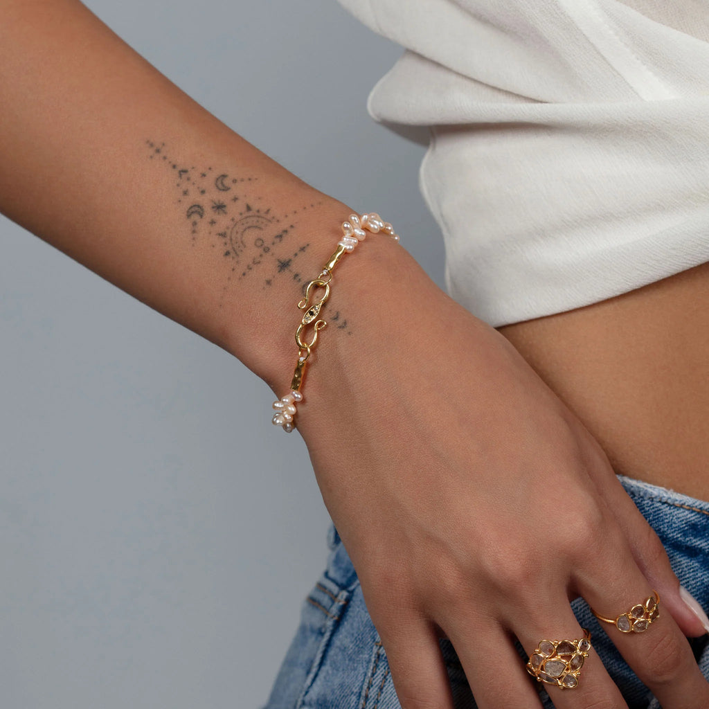 Baroque Pearls Bracelet bracelets LUNARITY GARAGE   