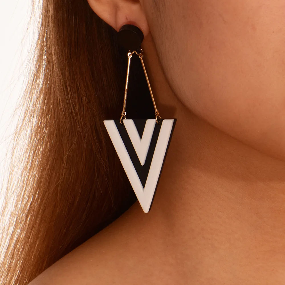 GeoTriangle Acrylic Dangle Earrings earrings LUNARITY GARAGE Black  