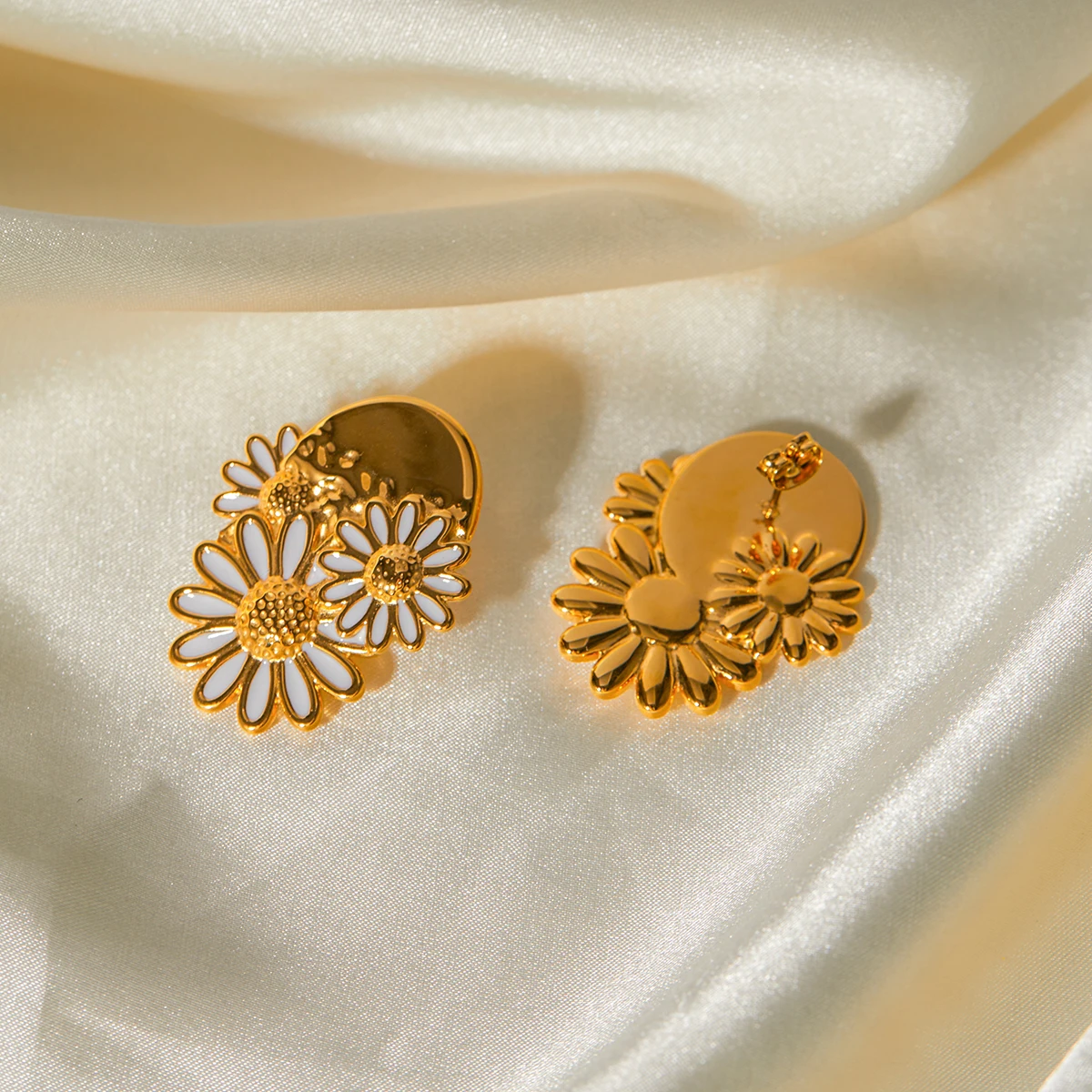 Golden Daisy Drip Earrings earrings LUNARITY GARAGE