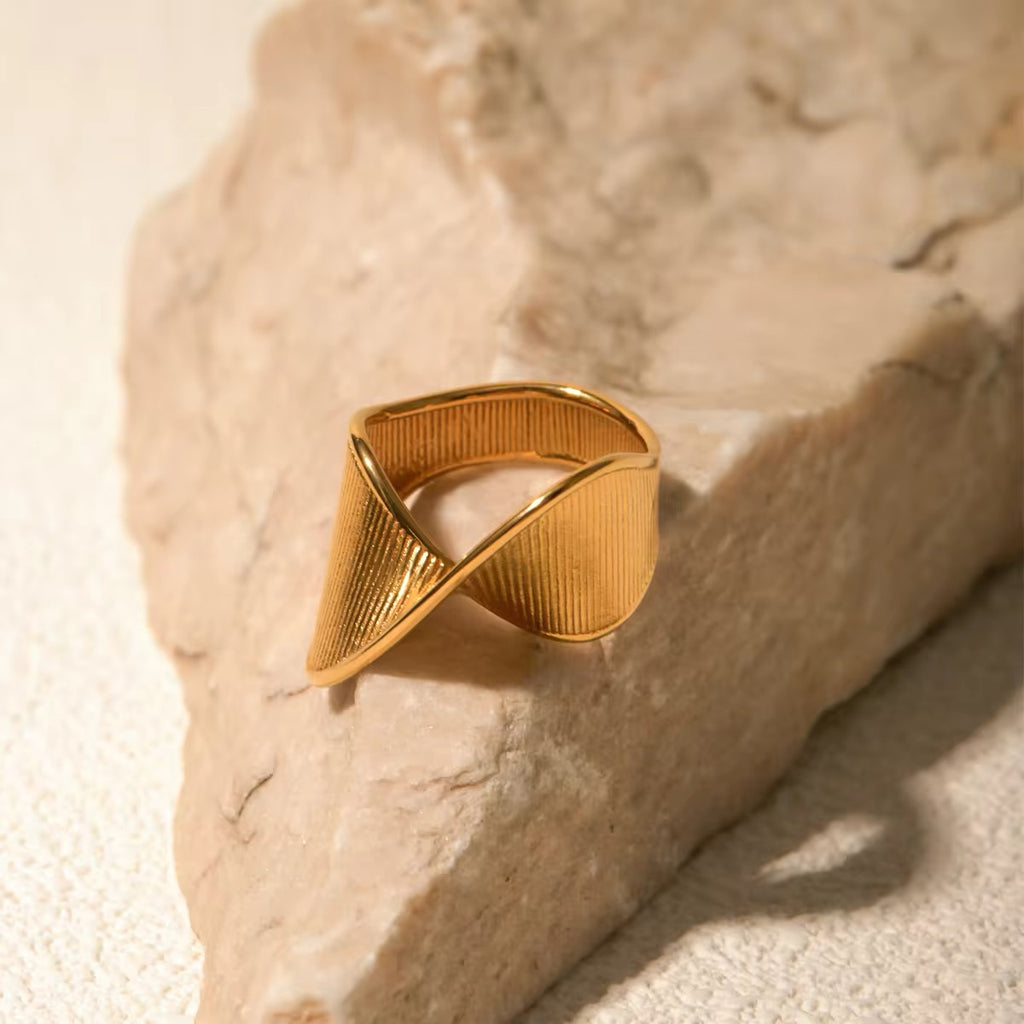 Golden Wave DNA-Inspired Irregular Statement Ring ring LUNARITY GARAGE   