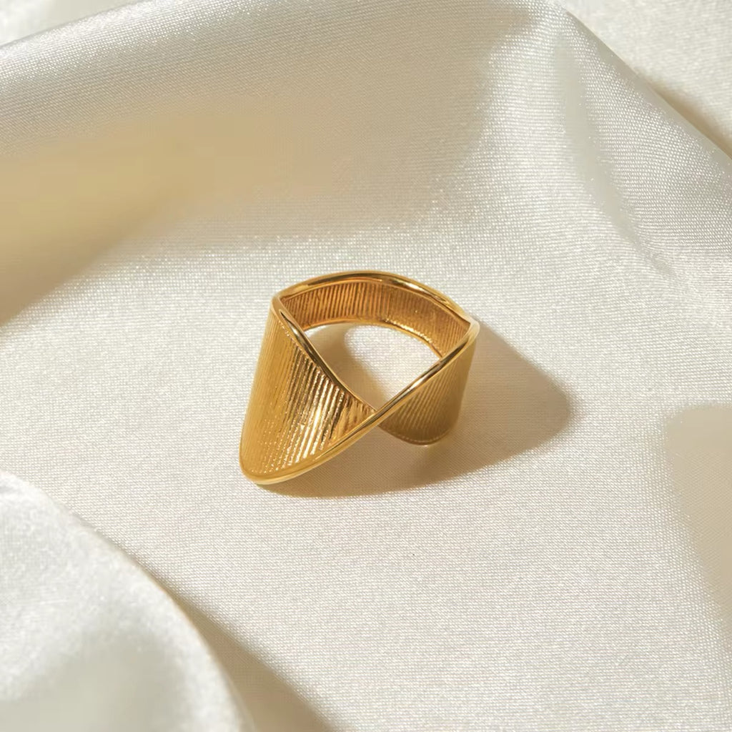 Golden Wave DNA-Inspired Irregular Statement Ring ring LUNARITY GARAGE   