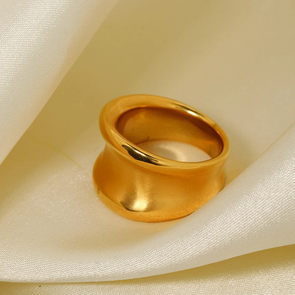 Elegant Charm Gold Color Geometric Brushed Closed Ring ring LUNARITY GARAGE