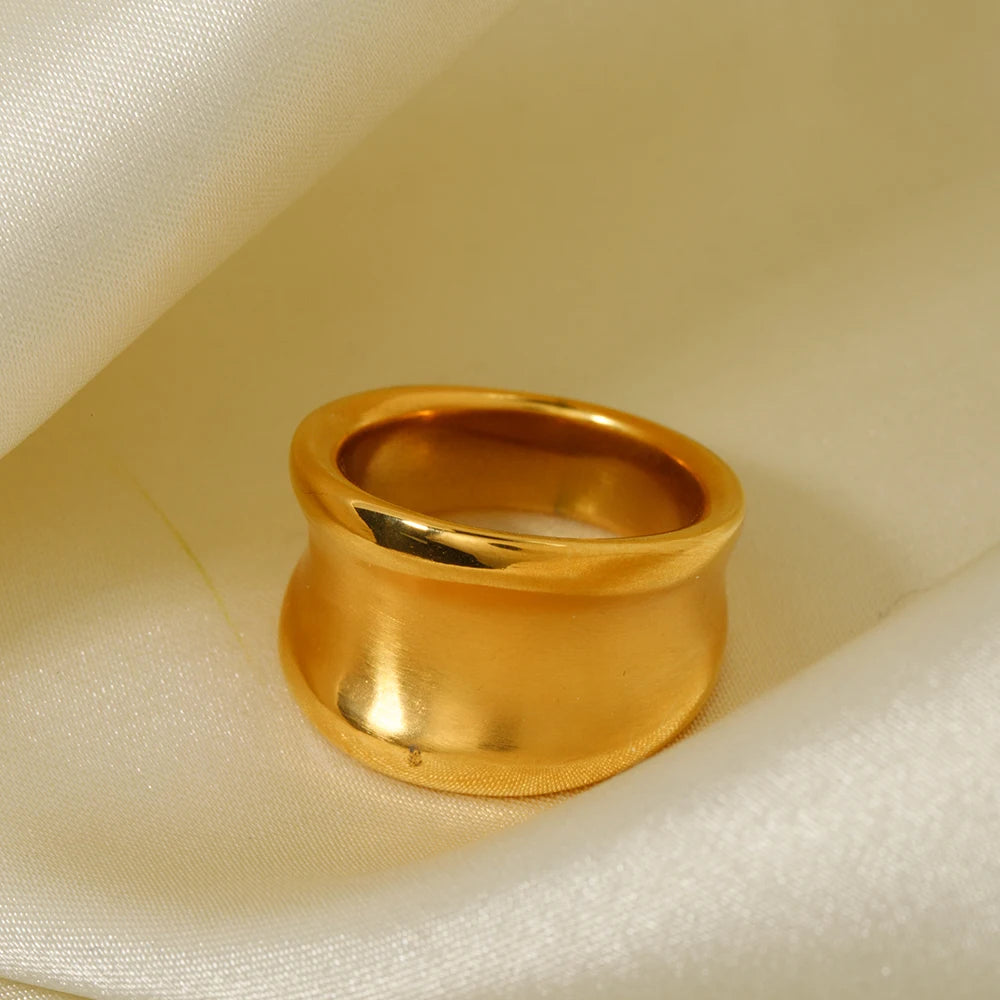 Elegant Charm Gold Color Geometric Brushed Closed Ring ring LUNARITY GARAGE