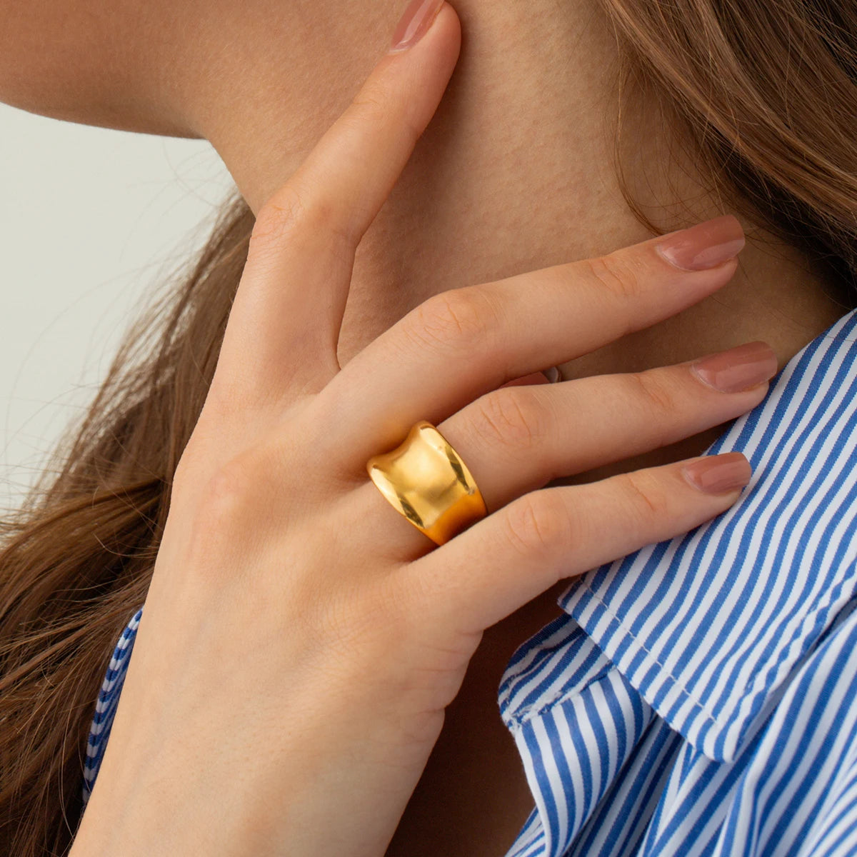 Elegant Charm Gold Color Geometric Brushed Closed Ring ring LUNARITY GARAGE