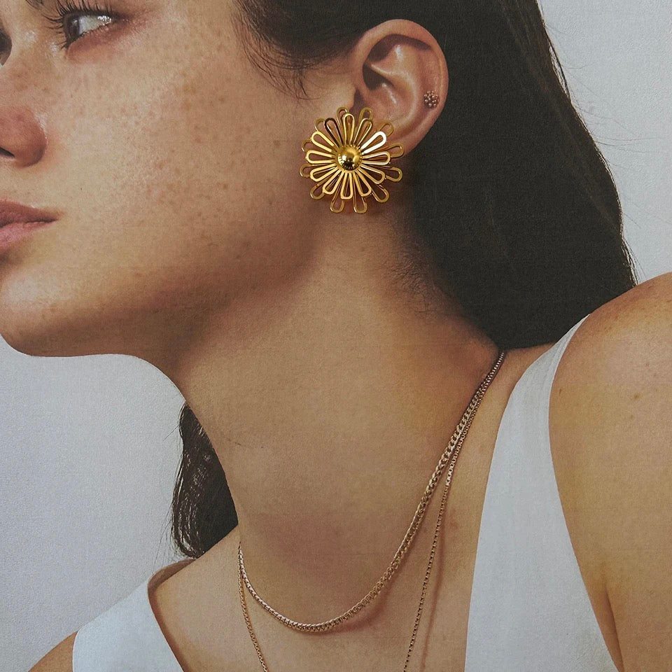 Enchanting Daisy Earring earrings LUNARITY GARAGE