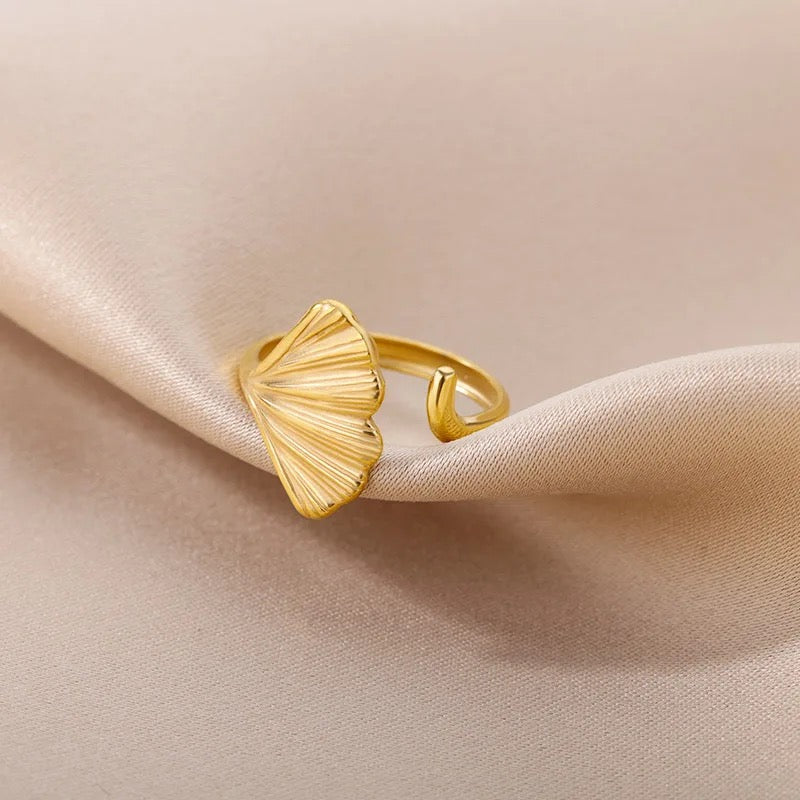 Ginkgo Leaf Ring ring LUNARITY GARAGE   