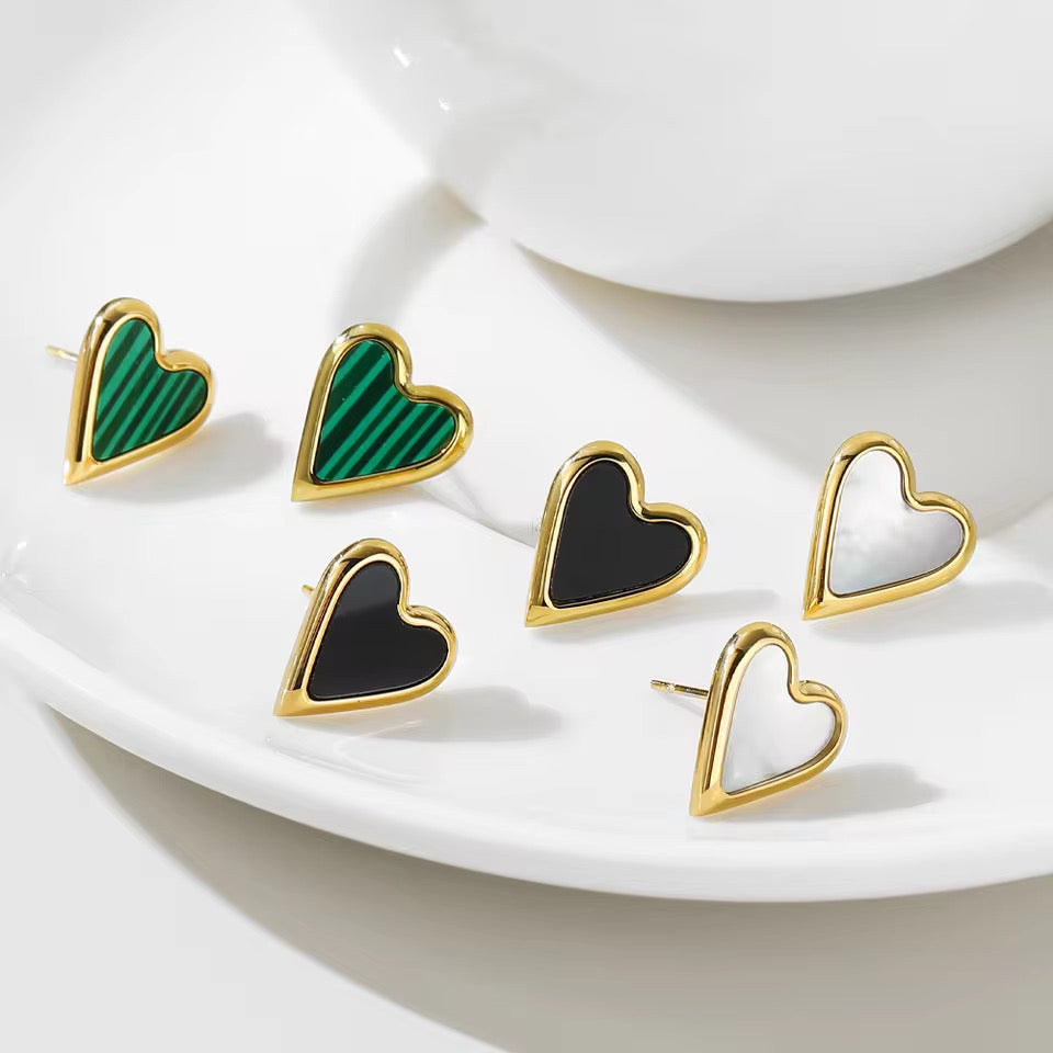 Vintage Seoulful Heart Studs earrings LUNARITY GARAGE