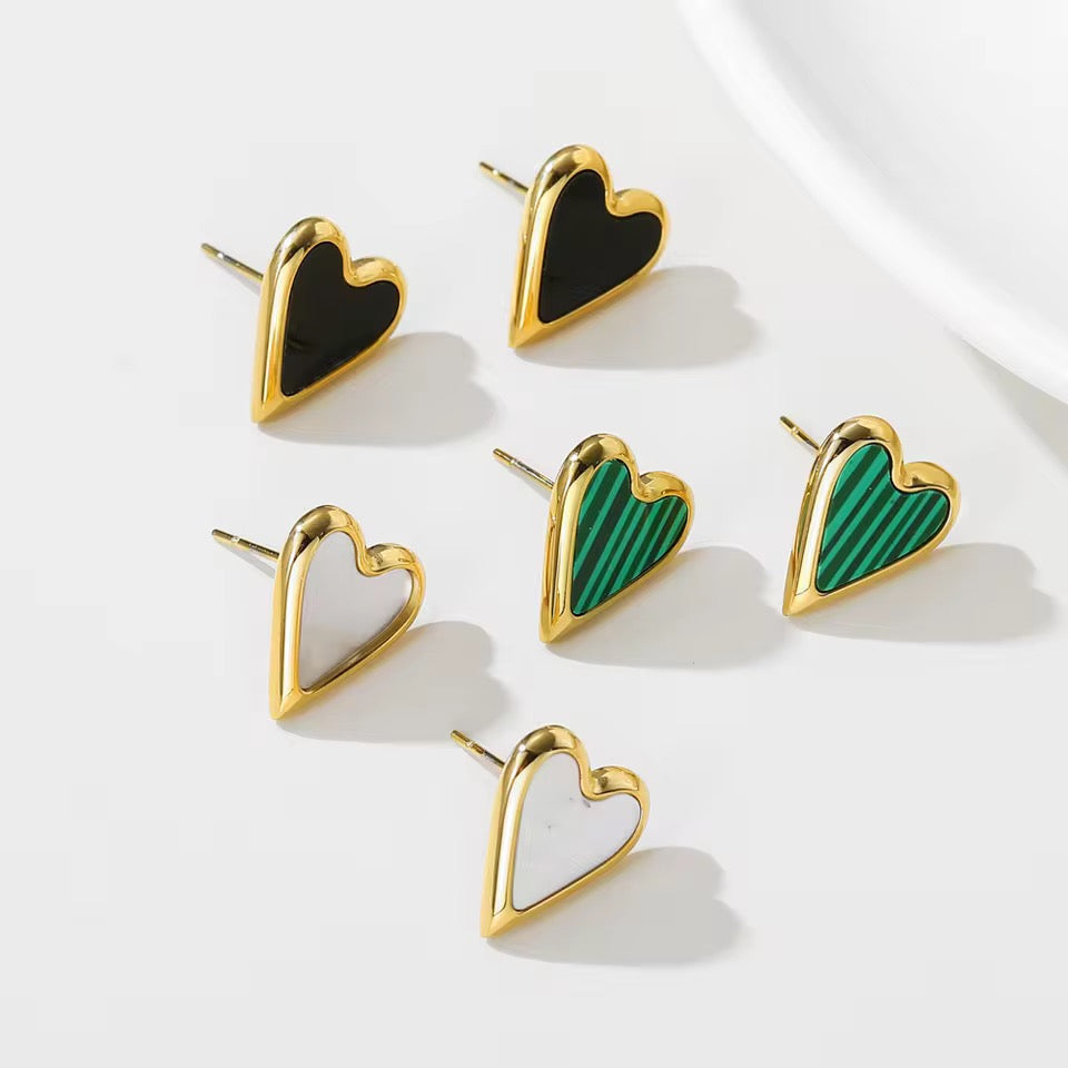 Vintage Seoulful Heart Studs earrings LUNARITY GARAGE