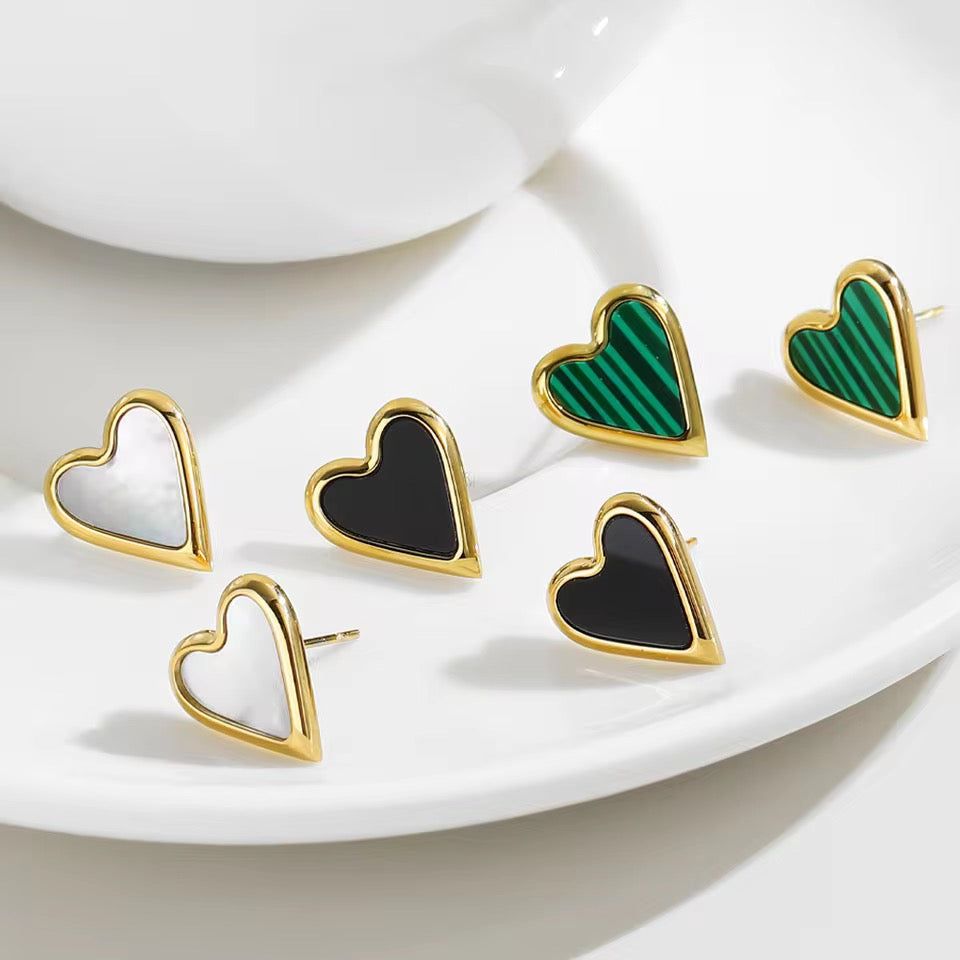 Vintage Seoulful Heart Studs earrings LUNARITY GARAGE   