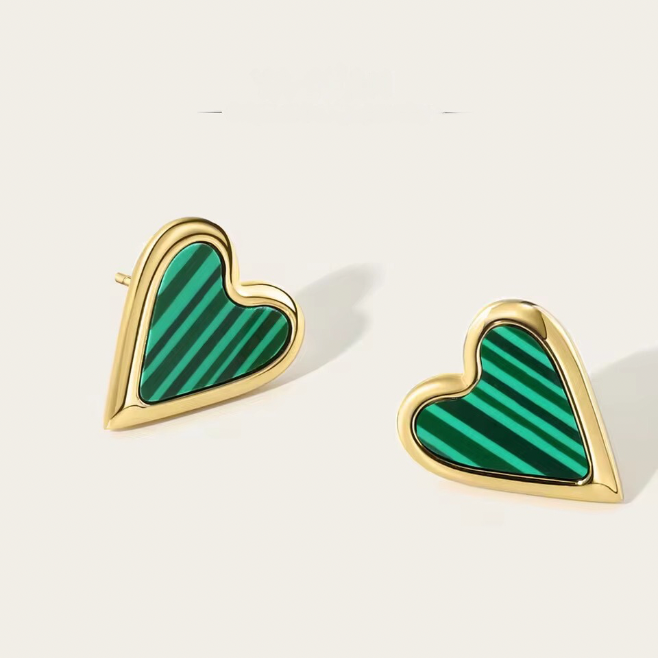 Vintage Seoulful Heart Studs earrings LUNARITY GARAGE