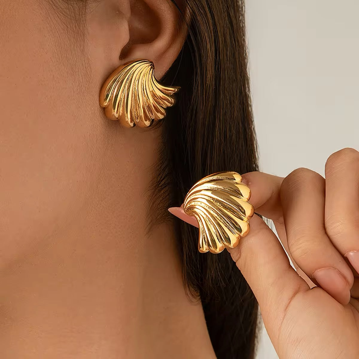 Vintage Small Metal Stud Earrings earrings LUNARITY GARAGE Gold